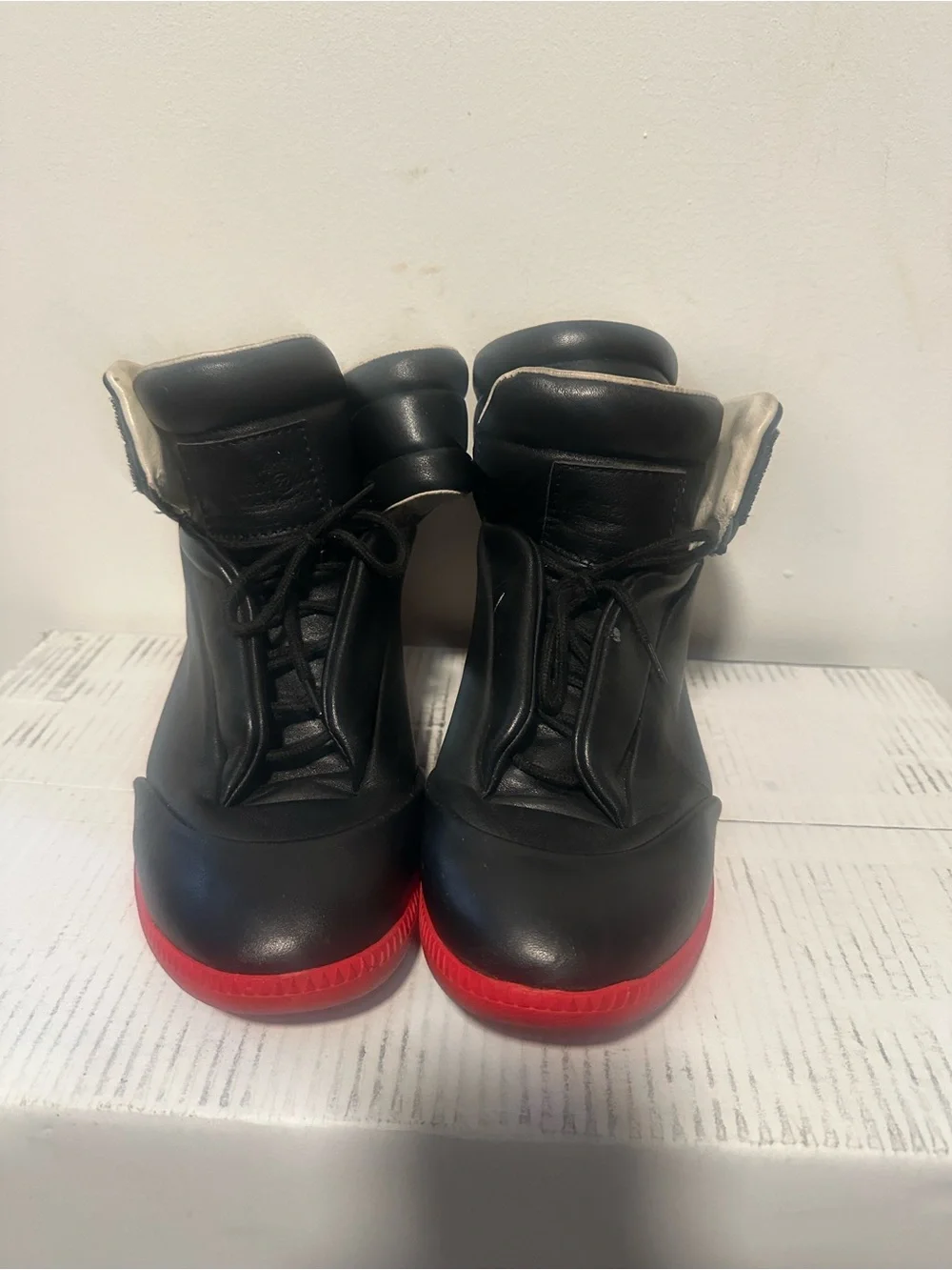 AUTHENTIC Maison Margiela Future Red Black Men’s Size 9.5 High Top MMM